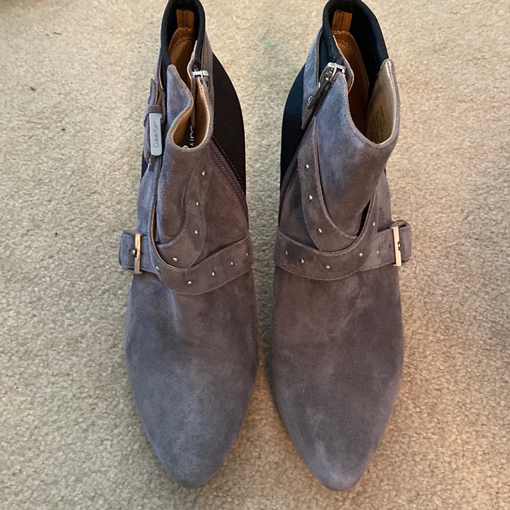Calvin Klein gray/black ankle booties 7.5